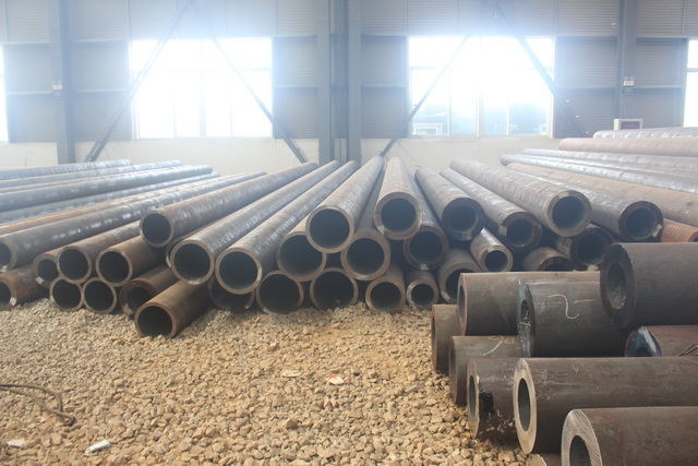 35CrMo無(wú)縫鋼管現(xiàn)貨規(guī)格供應(yīng) 35CrMo無(wú)縫鋼管現(xiàn)貨規(guī)格供應(yīng)